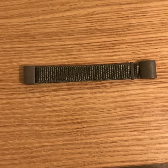 Olive green Fitbit Charge 2 Velcro athletic band - Picture 4 of 4